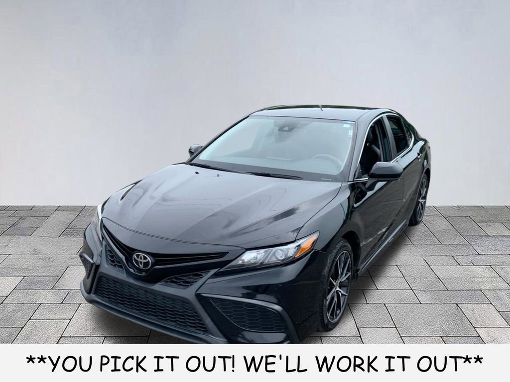 Used 2021 Toyota Camry SE FWD image 3
