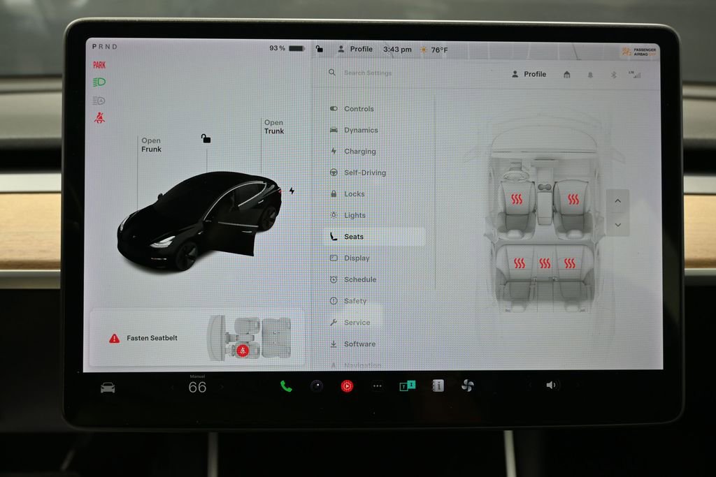 Used 2018 Tesla Model 3 Long Range RWD image 29