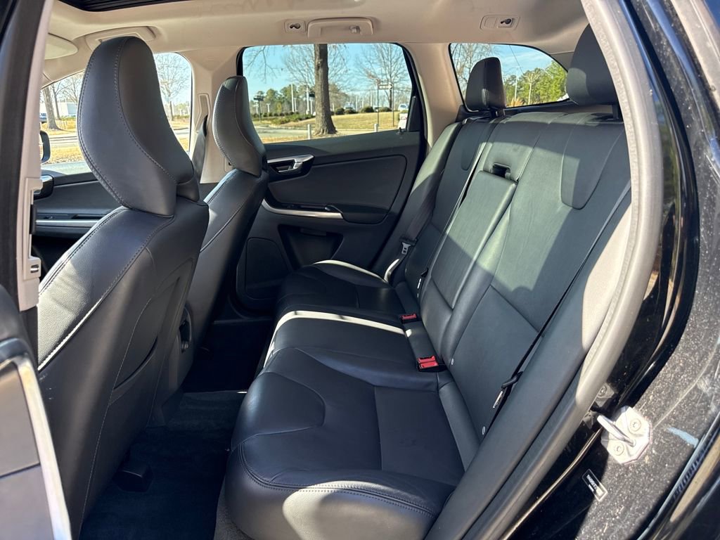 Used 2015 Volvo XC60 T5 Premier w/ Protection Package image 23