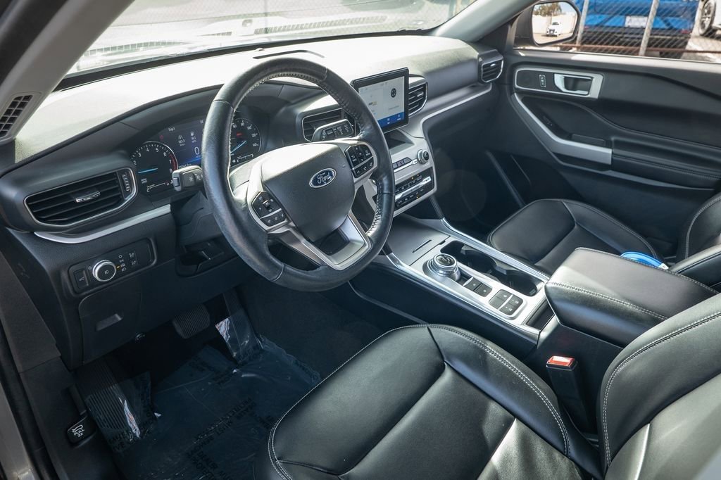 Used 2022 Ford Explorer XLT w/ Equipment Group 202A image 24