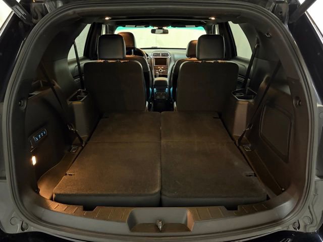 Used 2017 Ford Explorer Limited w/ Equipment Group 301A FWD image 14