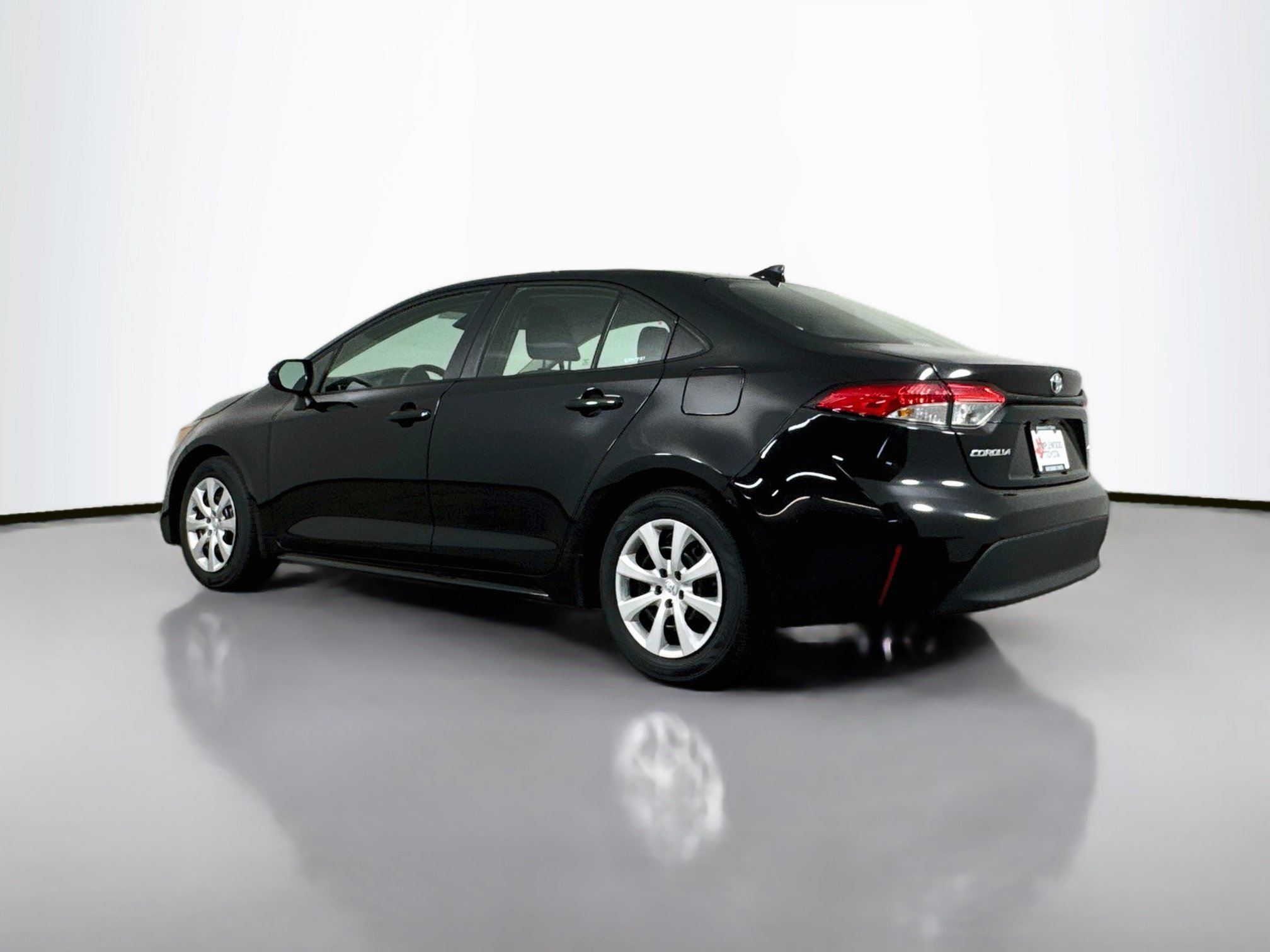 Certified 2024 Toyota Corolla LE FWD image 5