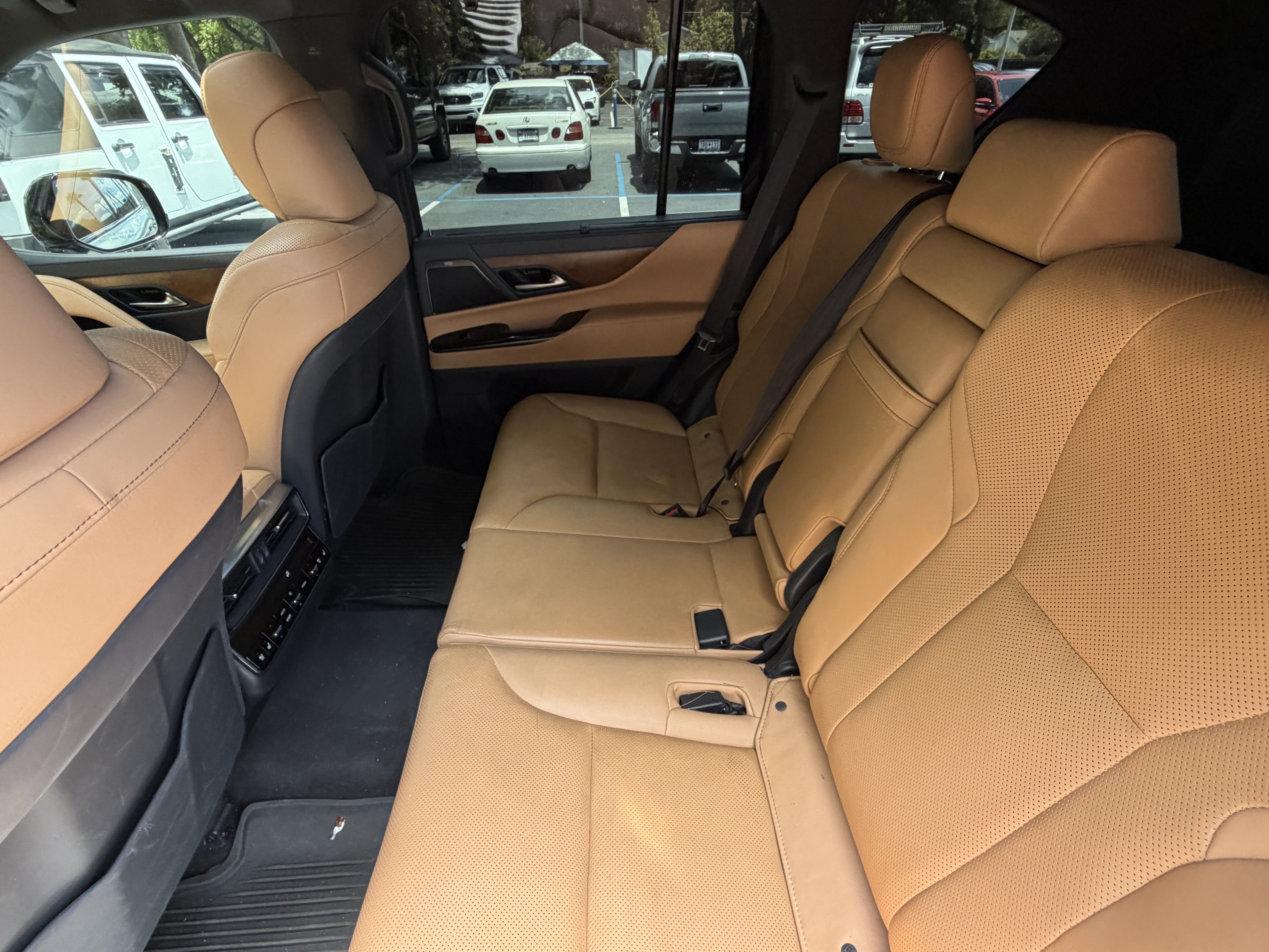 Used 2023 Lexus LX 600 4WD w/ Appearance Package image 31