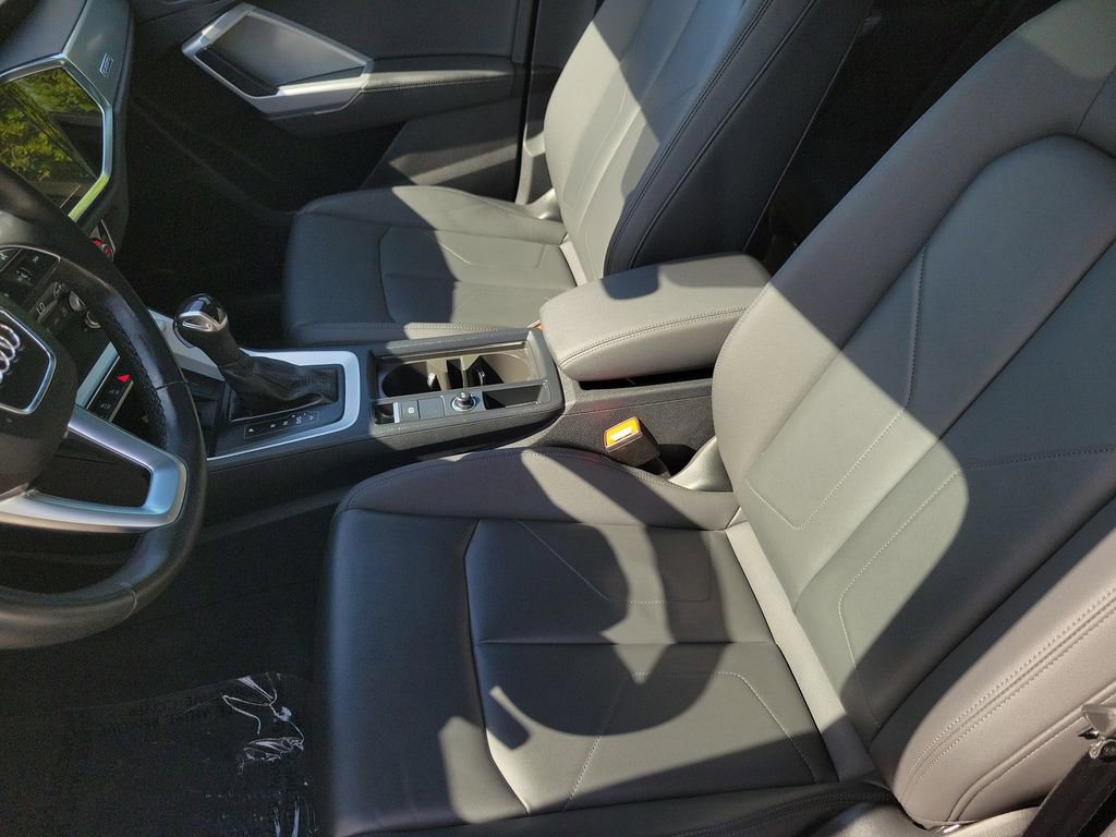 Certified 2025 Audi Q3 2.0T Premium w/ Convenience Package AWD/4WD image 17