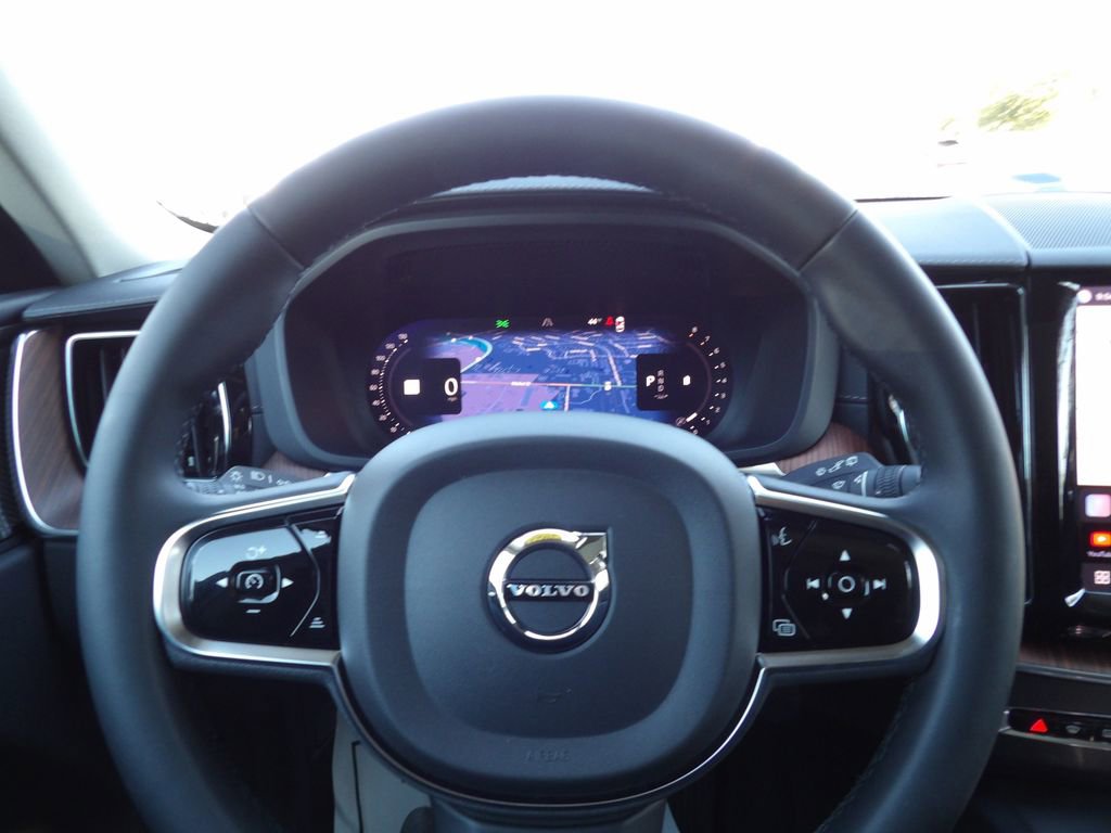 Certified 2023 Volvo XC60 B5 Ultimate w/ Climate Package image 19