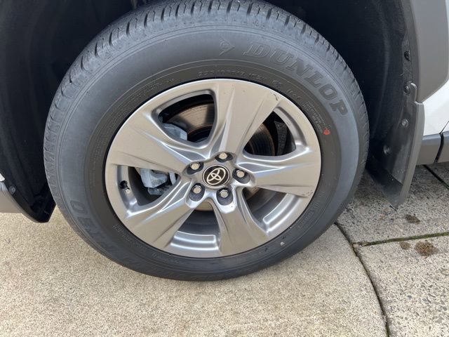 Used 2024 Toyota RAV4 XLE image 19