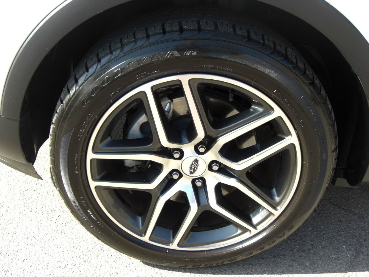Used 2018 Ford Explorer Sport AWD/4WD image 6
