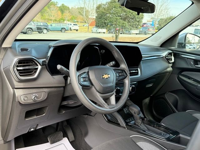 Used 2025 Chevrolet TrailBlazer LT image 16