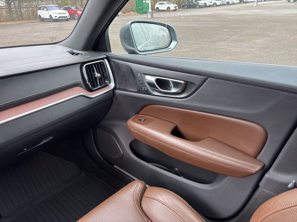 Used 2019 Volvo S60 T6 Inscription image 26