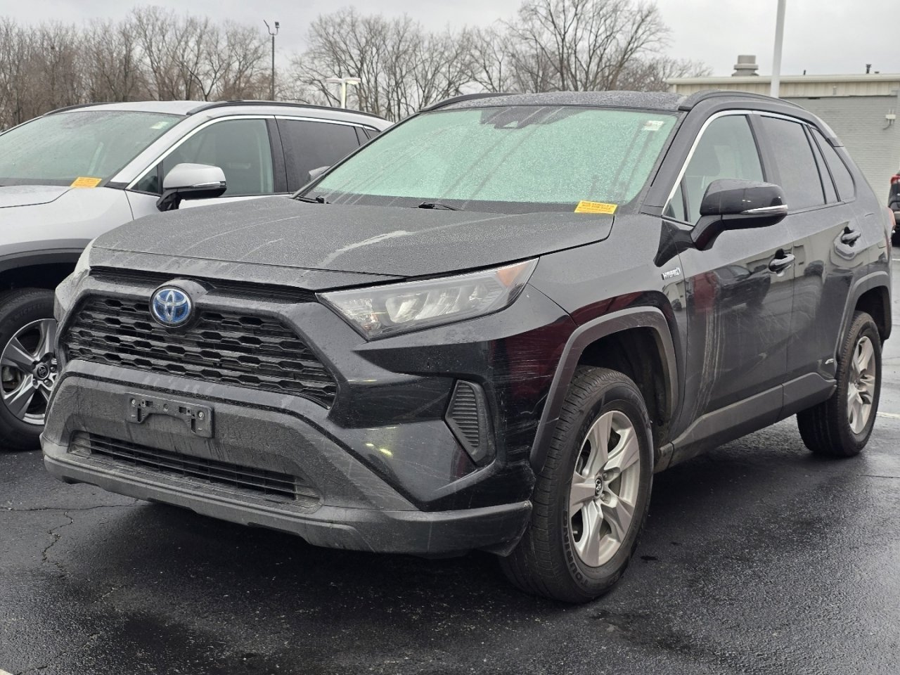 Used 2019 Toyota RAV4 LE image 3
