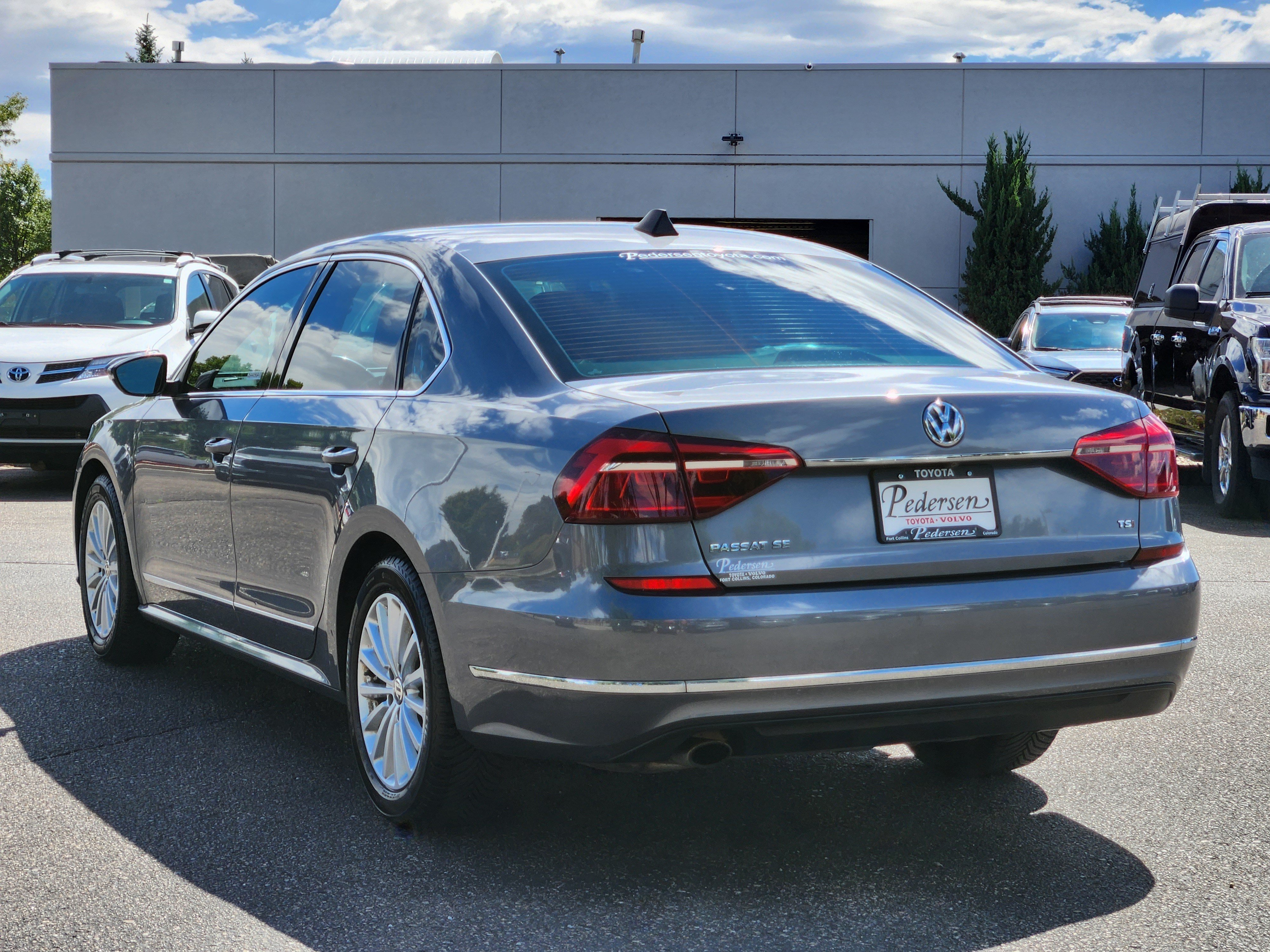 Used 2017 Volkswagen Passat 1.8T SE FWD image 8