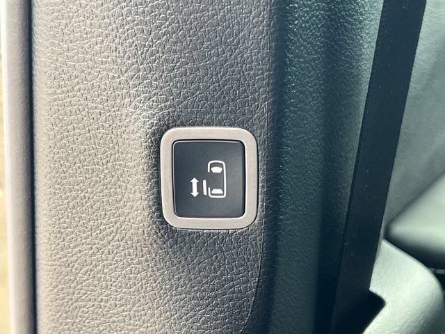 New 2027 Chrysler Pacifica Select AWD/4WD image 32
