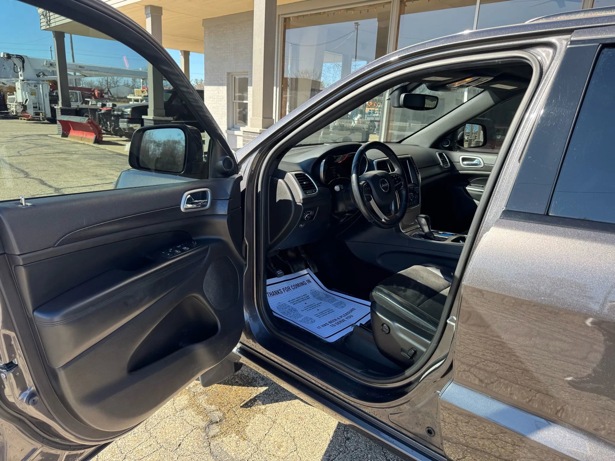 Used 2018 Jeep Grand Cherokee Altitude image 9