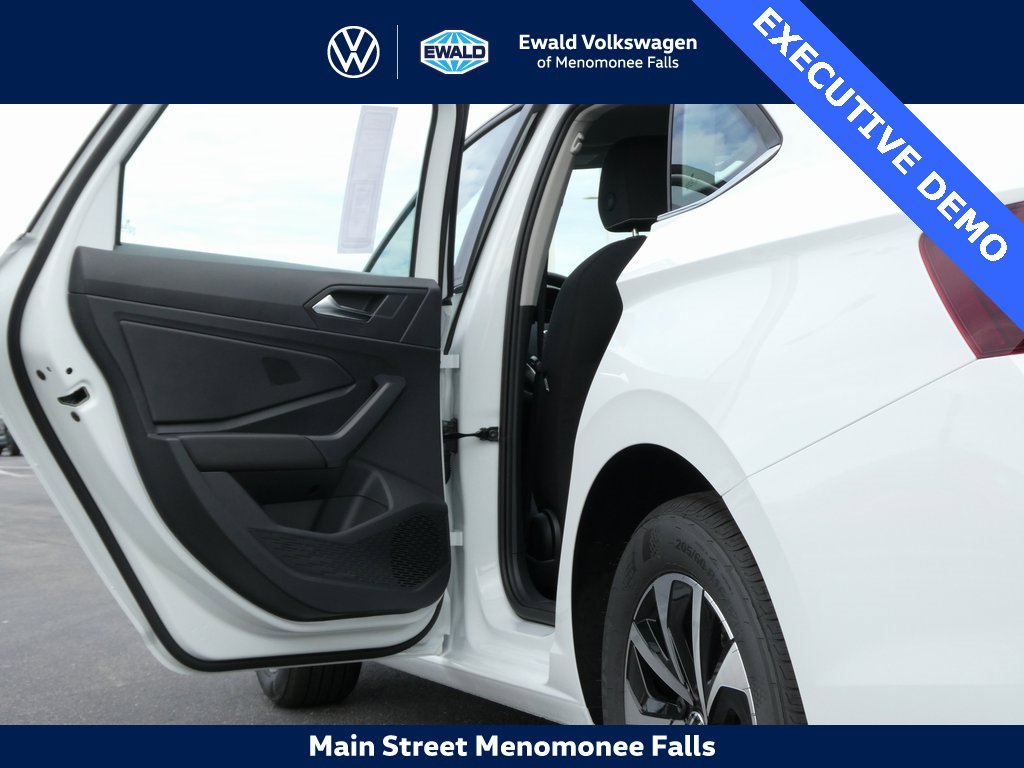 Certified 2025 Volkswagen Jetta S image 39