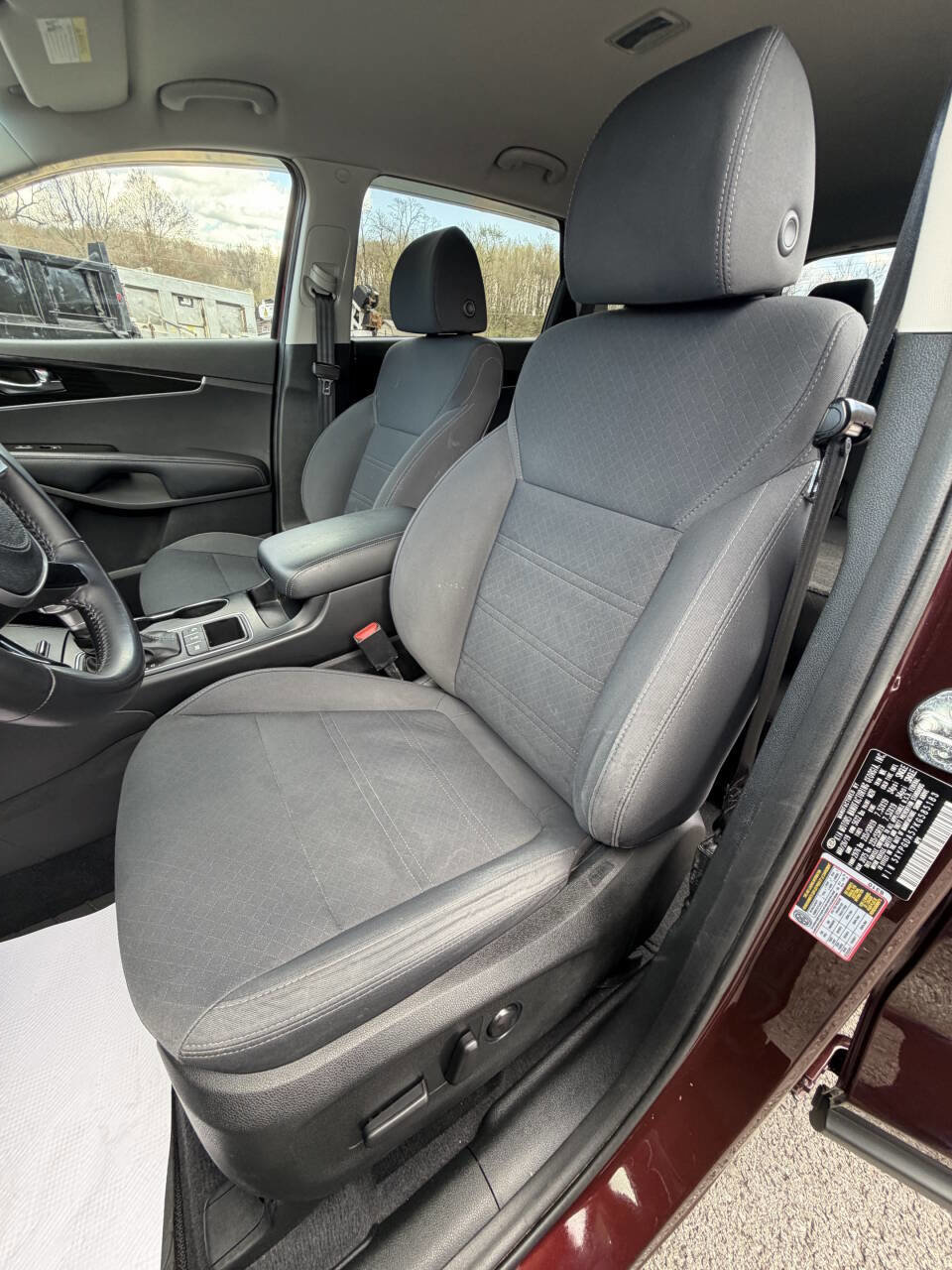 Used 2019 Kia Sorento S image 12