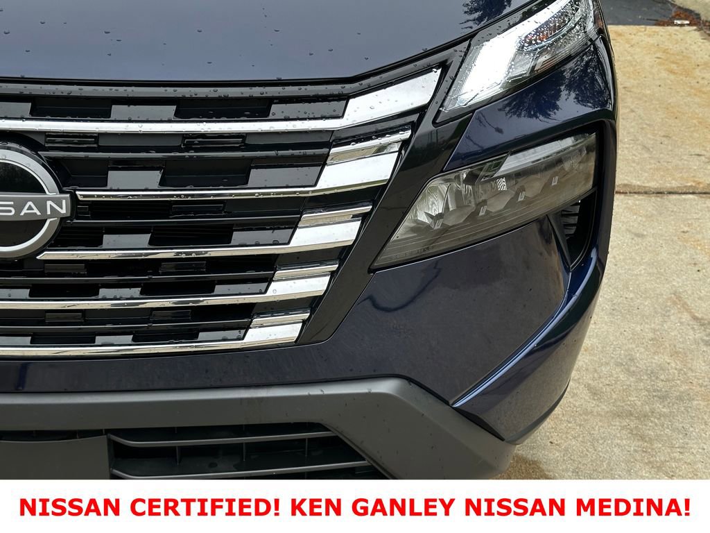 Certified 2026 Nissan Rogue SV AWD/4WD image 10