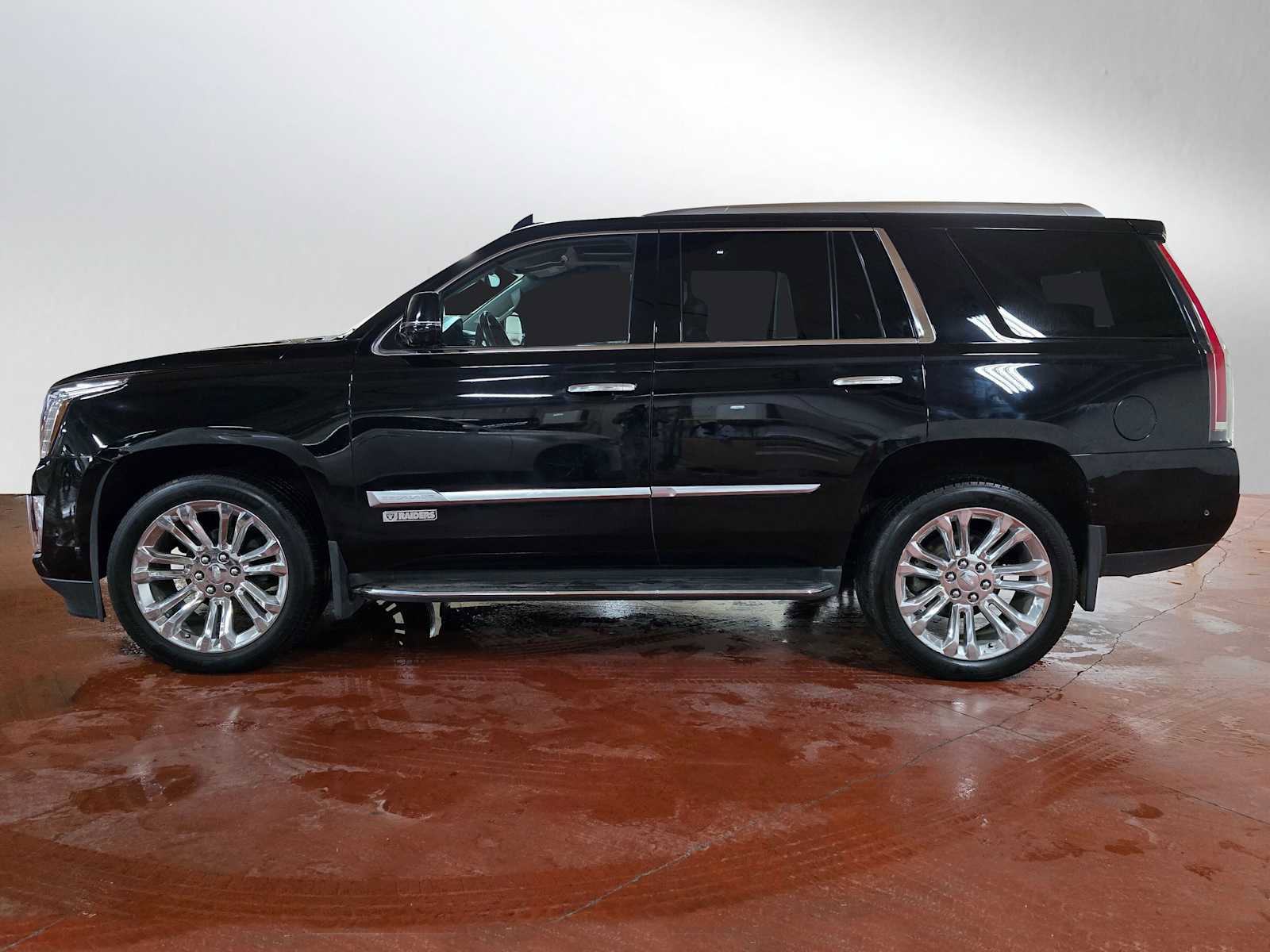 Used 2020 Cadillac Escalade Premium Luxury image 6