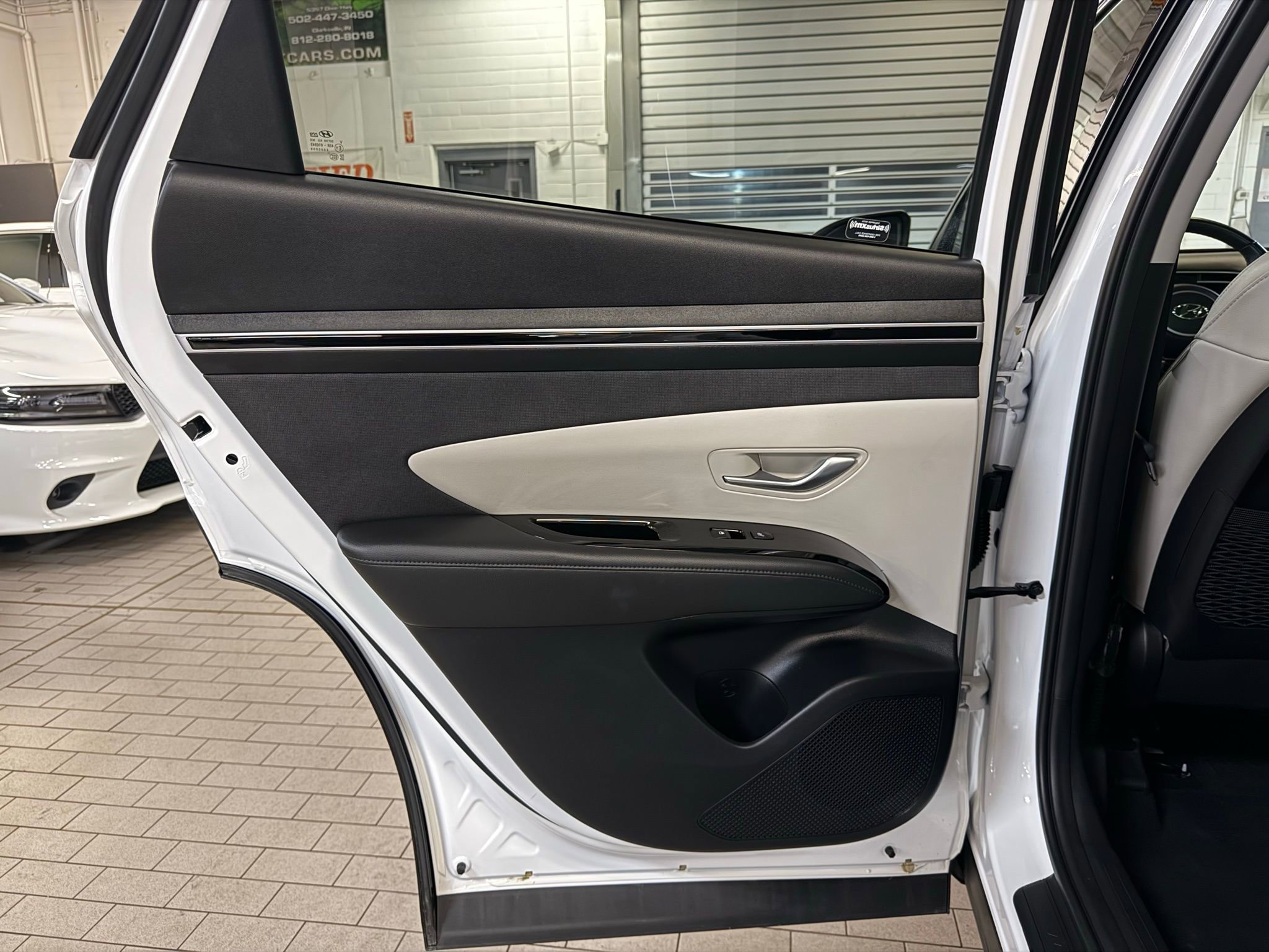 Used 2024 Hyundai Tucson Limited image 32