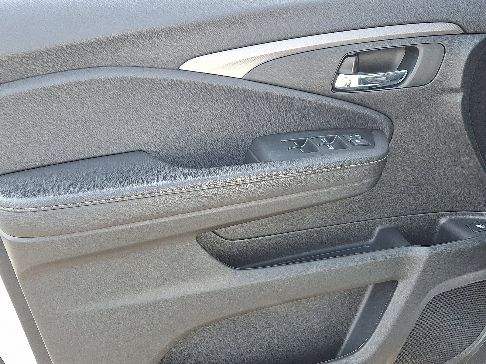 Used 2024 Honda Ridgeline Sport image 12