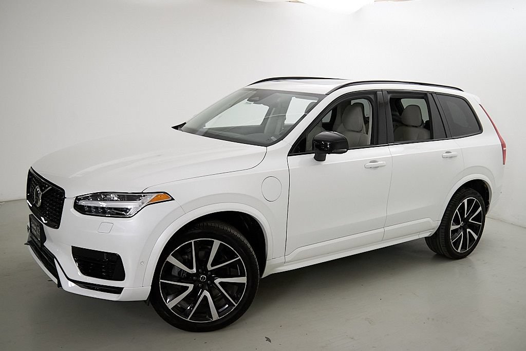 Used 2023 Volvo XC90 T8 Plus w/ Protection Package Premier AWD/4WD image 3