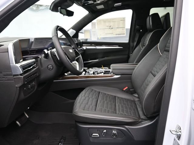 New 2026 Cadillac Escalade Platinum Sport w/ LPO, ONYX Package AWD/4WD image 12