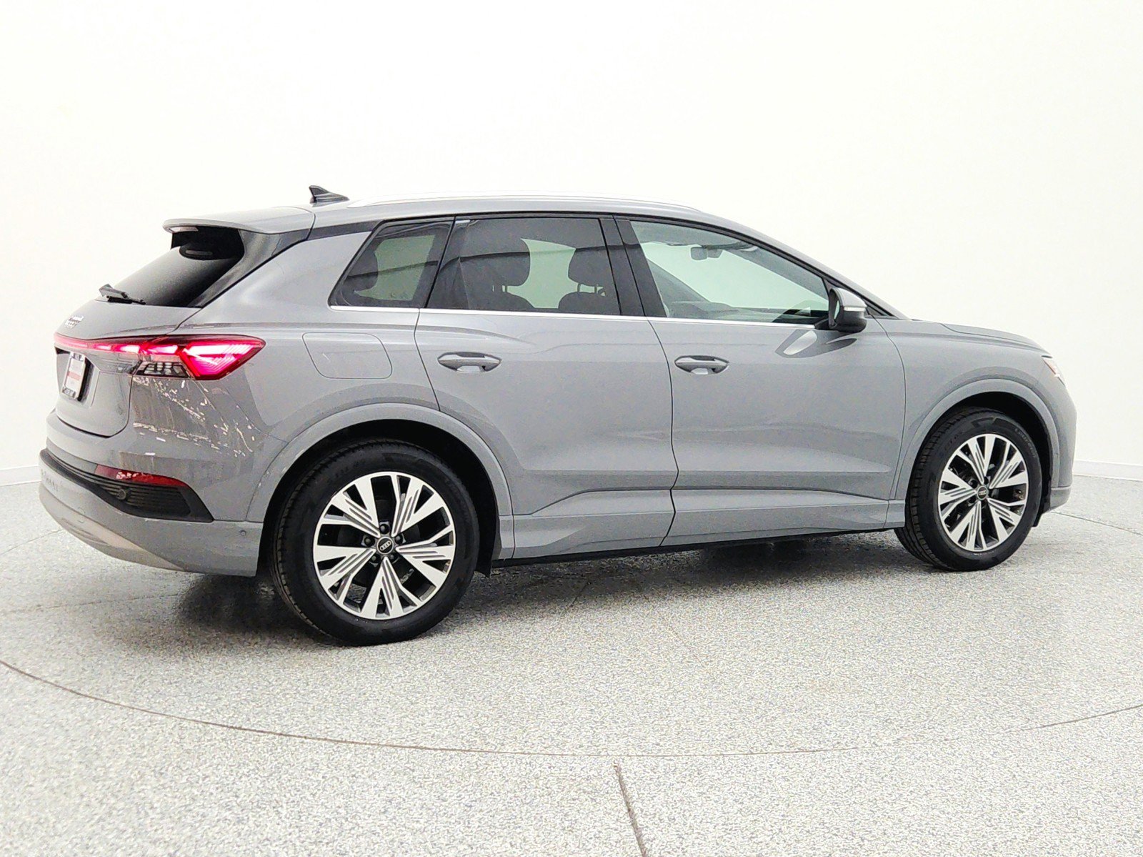 Used 2023 Audi Q4 e-tron Premium Plus w/ Premium Plus RWD image 5