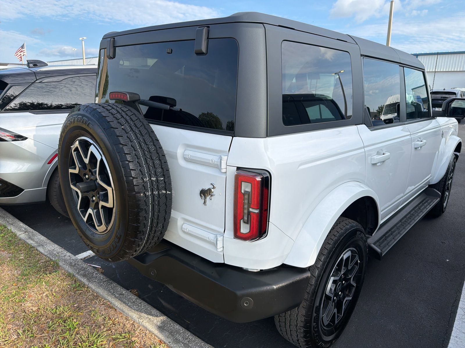 Used 2025 Ford Bronco Outer Banks AWD/4WD image 4