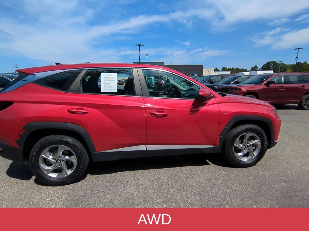 Used 2023 Hyundai Tucson SE AWD/4WD image 3