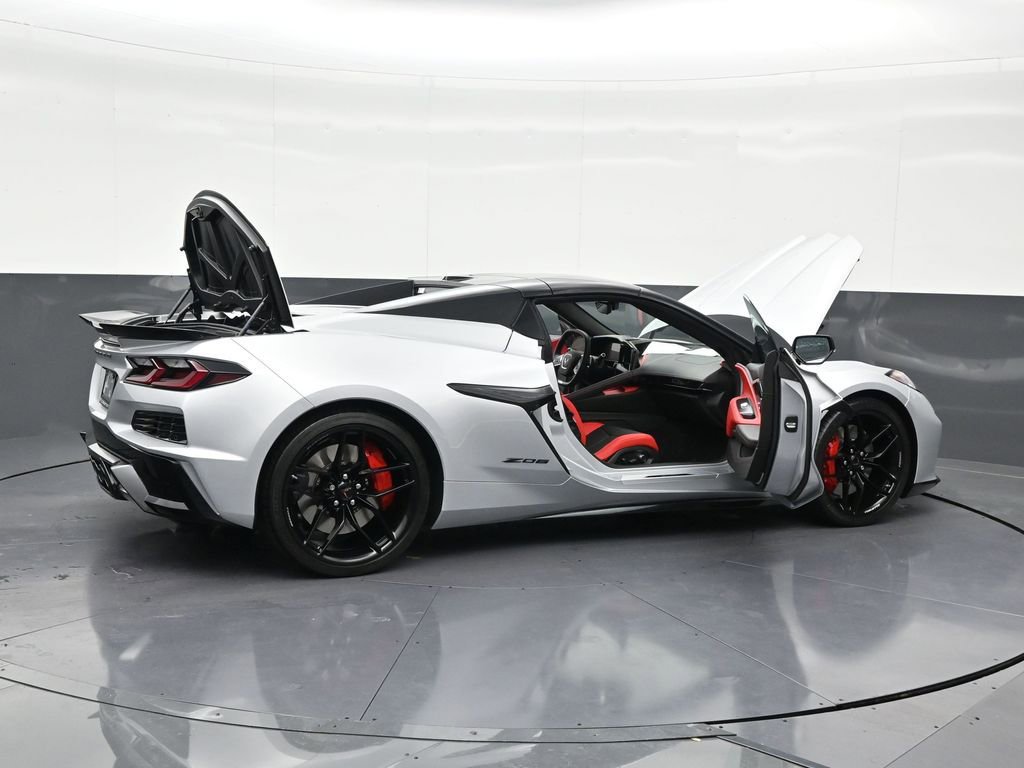 Used 2026 Chevrolet Corvette Z06 w/ Stealth Interior Trim Package image 30