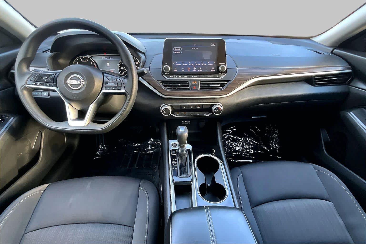 Used 2024 Nissan Altima 2.5 SV FWD image 15