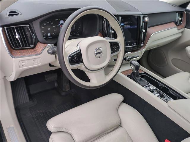 Used 2020 Volvo XC60 T5 Inscription w/ Protection Package image 10