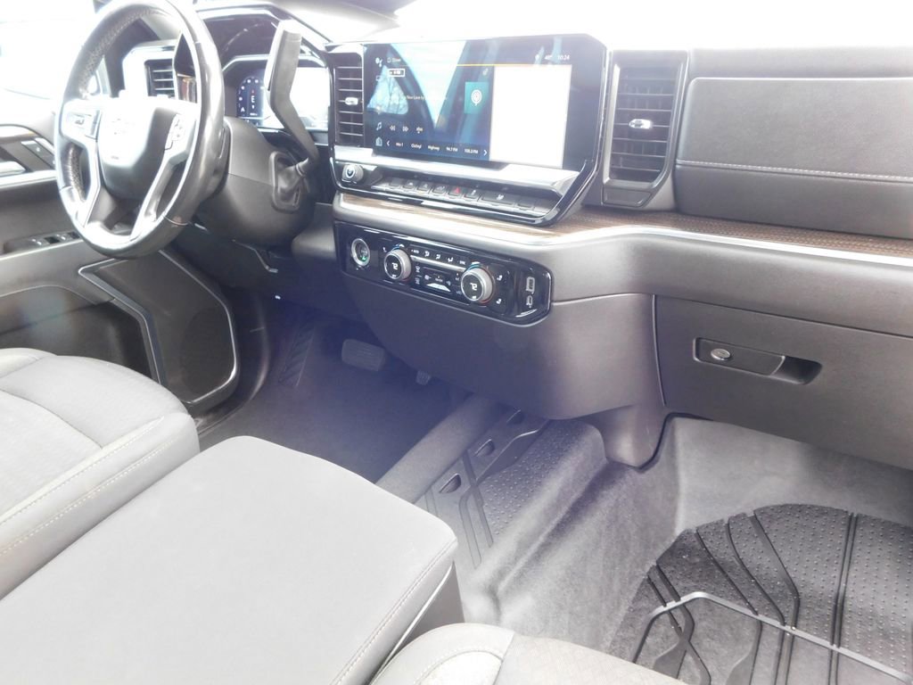 Used 2022 Chevrolet Silverado 1500 LT image 24