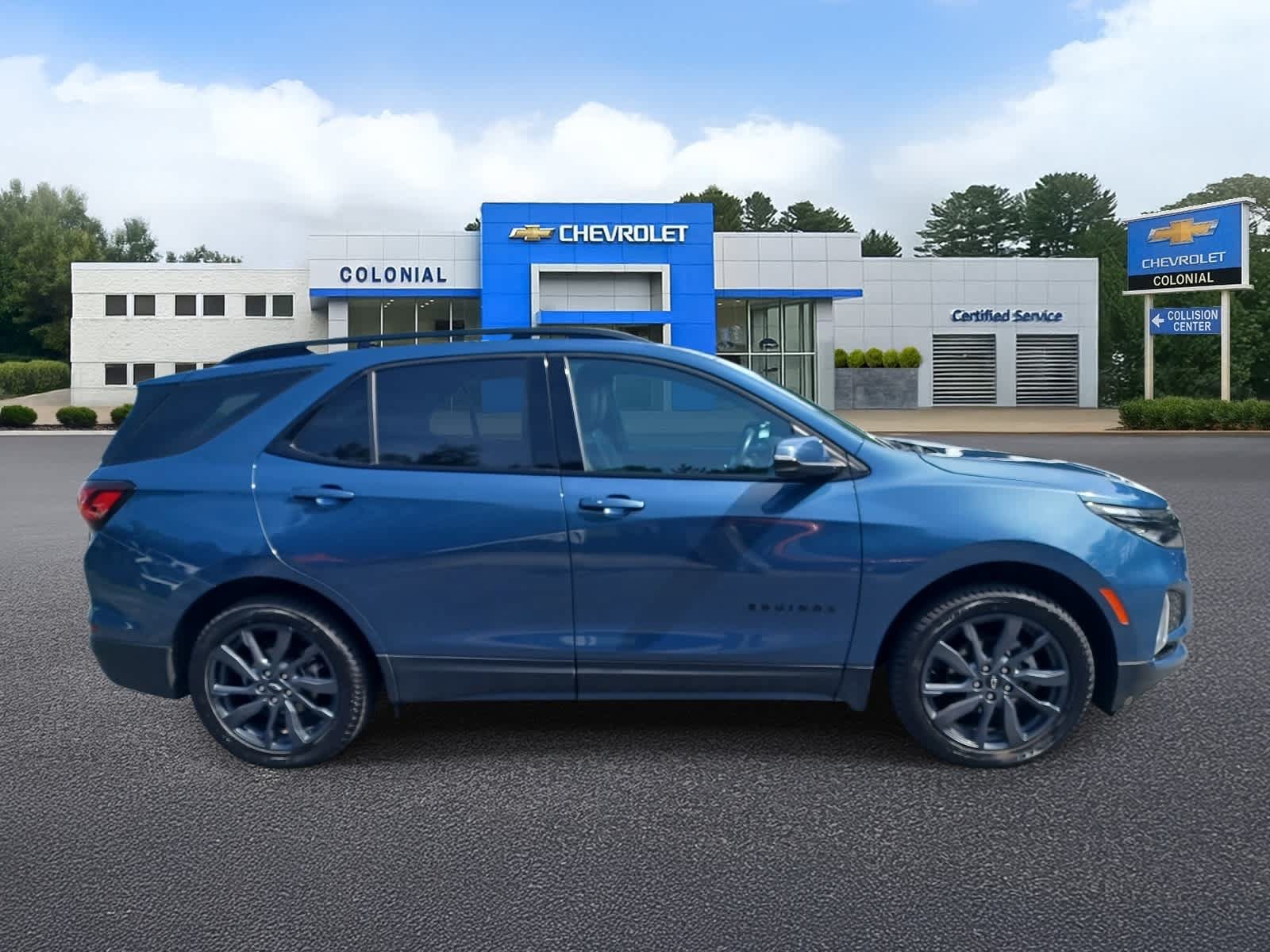 Used 2024 Chevrolet Equinox RS w/ RS Leather Package AWD/4WD image 3