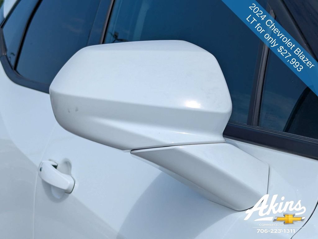 Used 2024 Chevrolet Blazer LT w/ Convenience Package FWD image 12