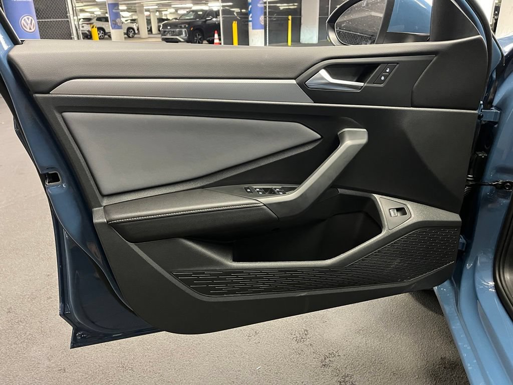 New 2027 Volkswagen Jetta SE FWD image 16