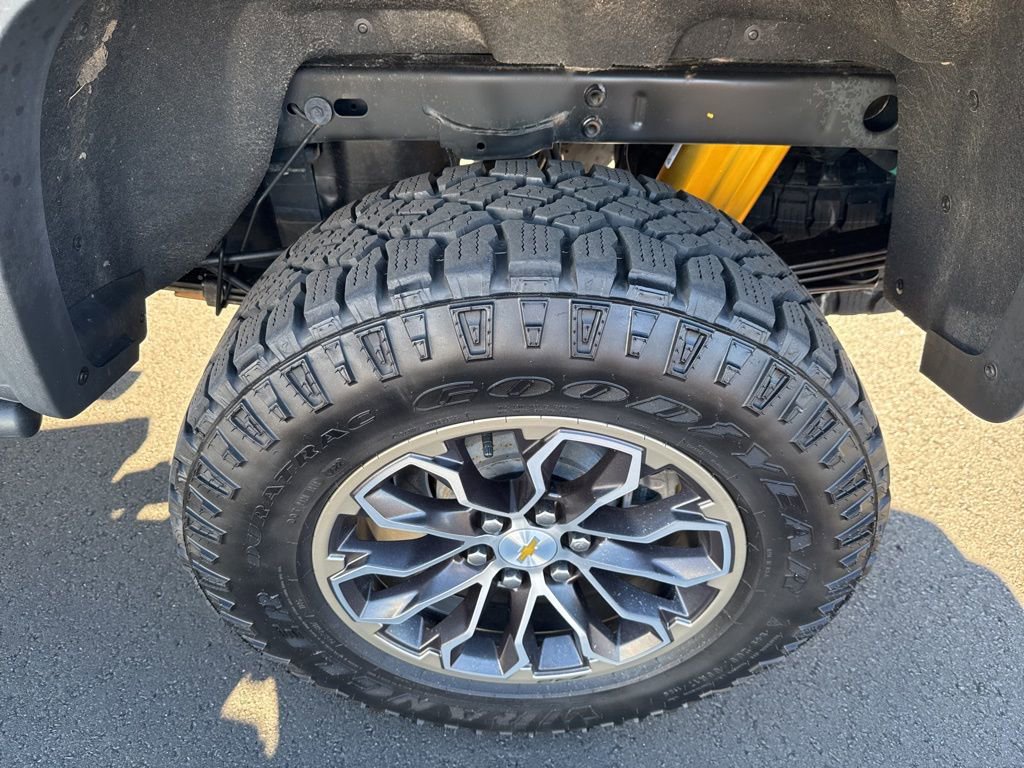 Used 2022 Chevrolet Colorado ZR2 image 11