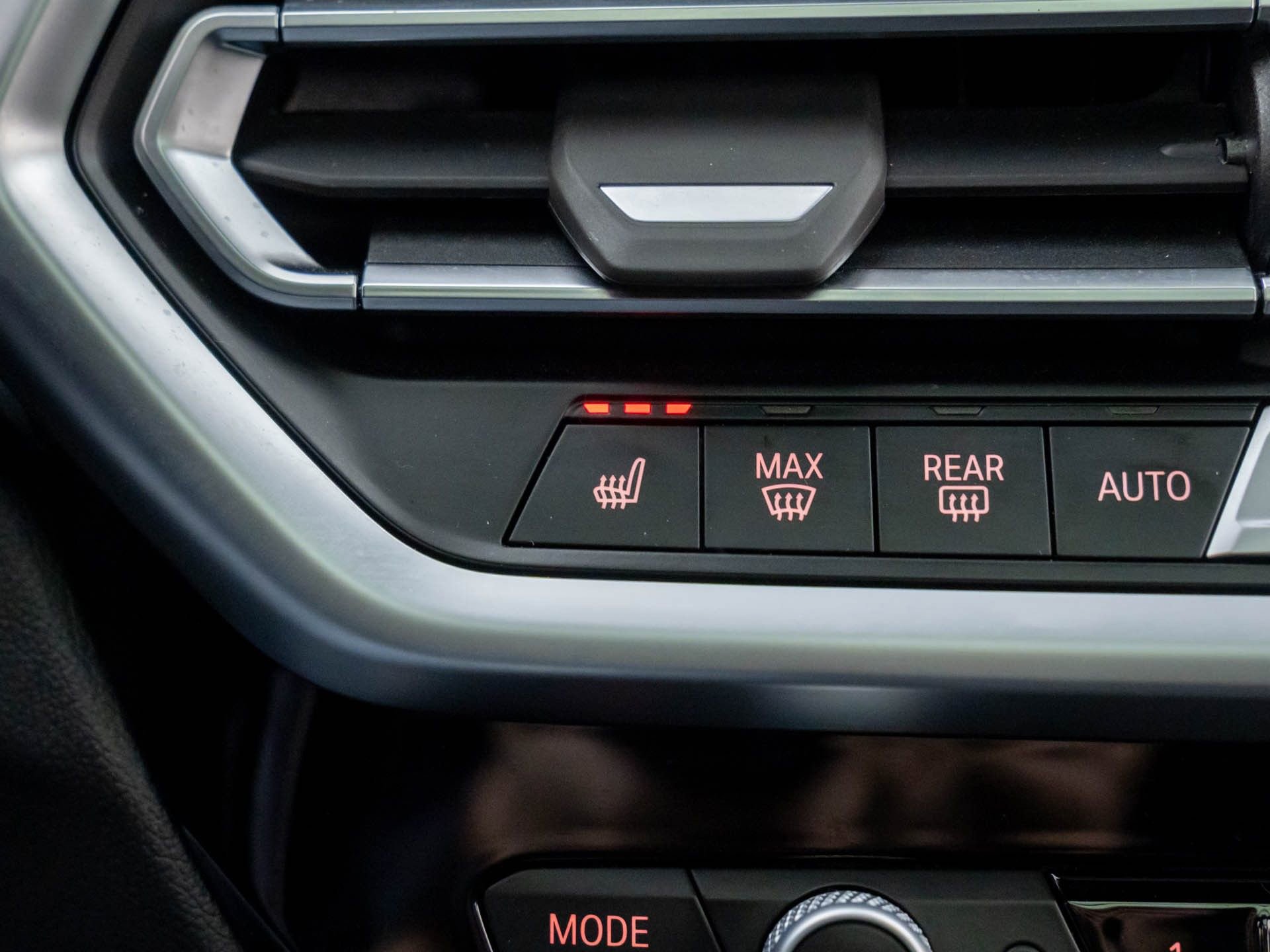 Certified 2025 BMW X4 xDrive30i image 25