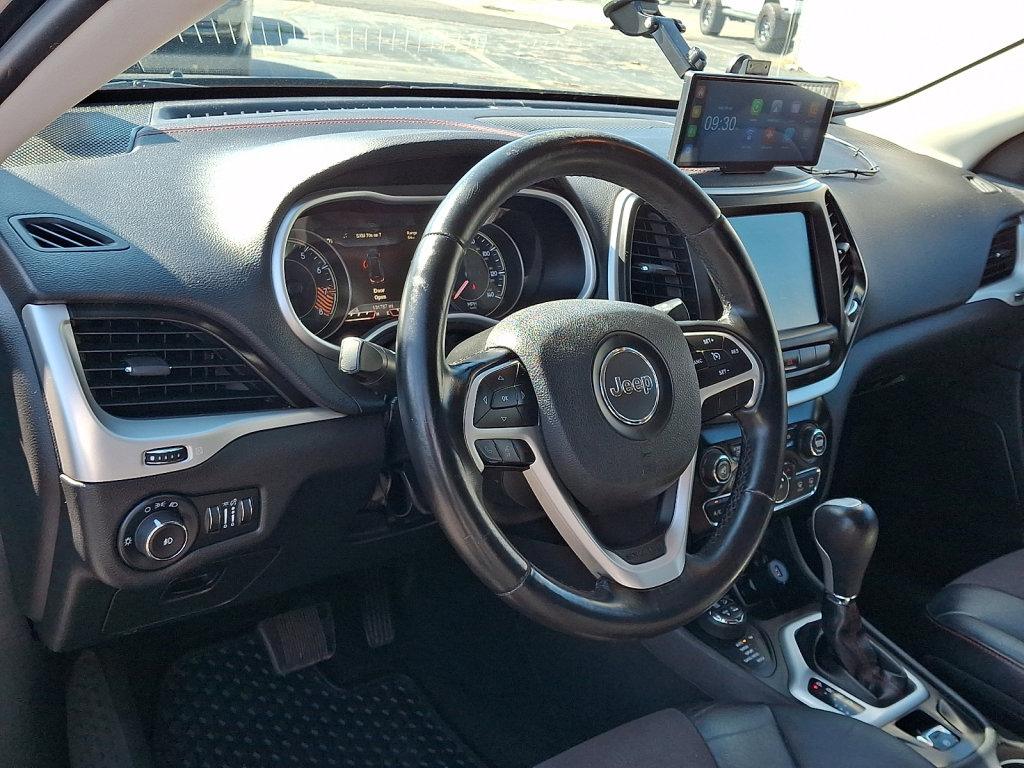 Used 2014 Jeep Cherokee Trailhawk image 25