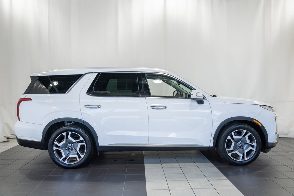 Used 2024 Hyundai Palisade Limited FWD image 3