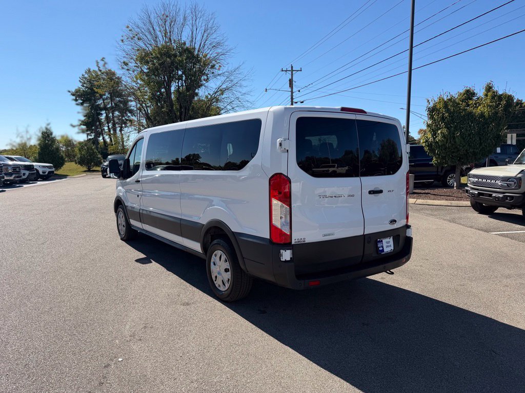 Used 2023 Ford Transit 350 XLT RWD image 5