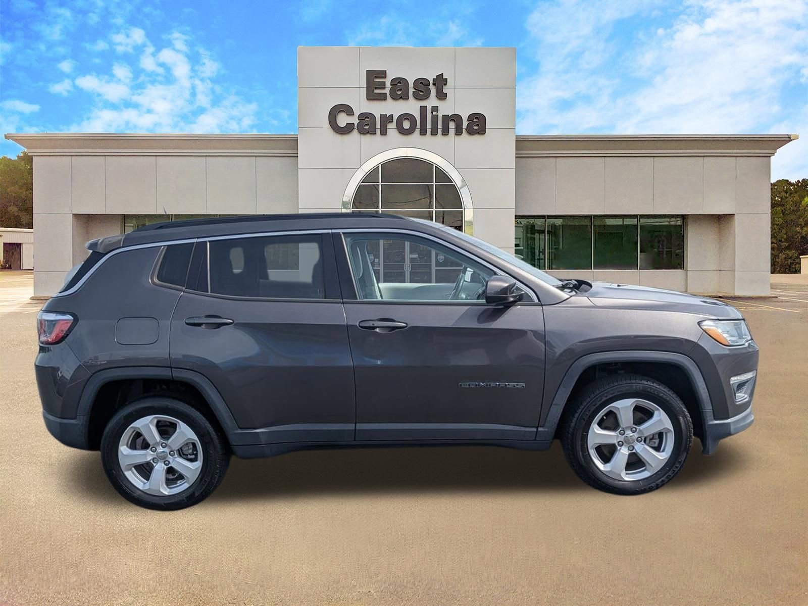 Used 2020 Jeep Compass Latitude image 2