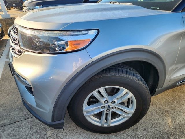 Used 2021 Ford Explorer XLT w/ Equipment Group 202A image 7