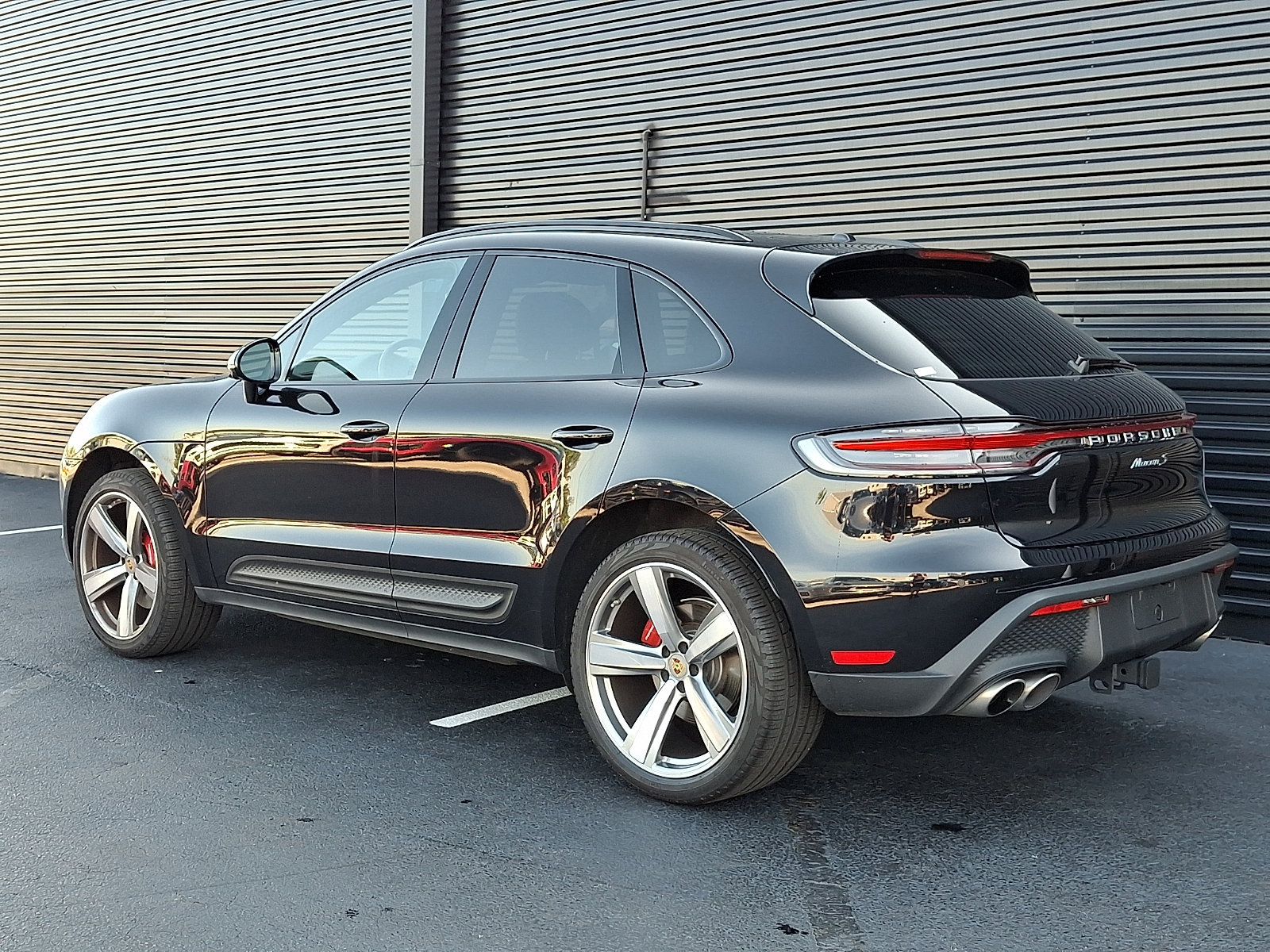 Certified 2024 Porsche Macan S AWD/4WD image 3