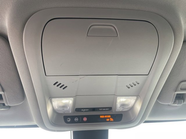 Used 2022 GMC Terrain SLE image 19