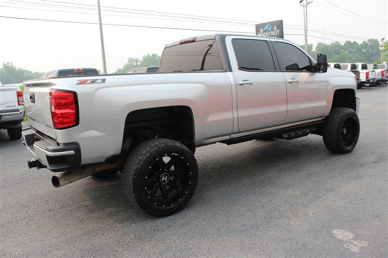 Used 2018 Chevrolet Silverado 2500 LT w/ LT Fleet Convenience Package AWD/4WD image 8