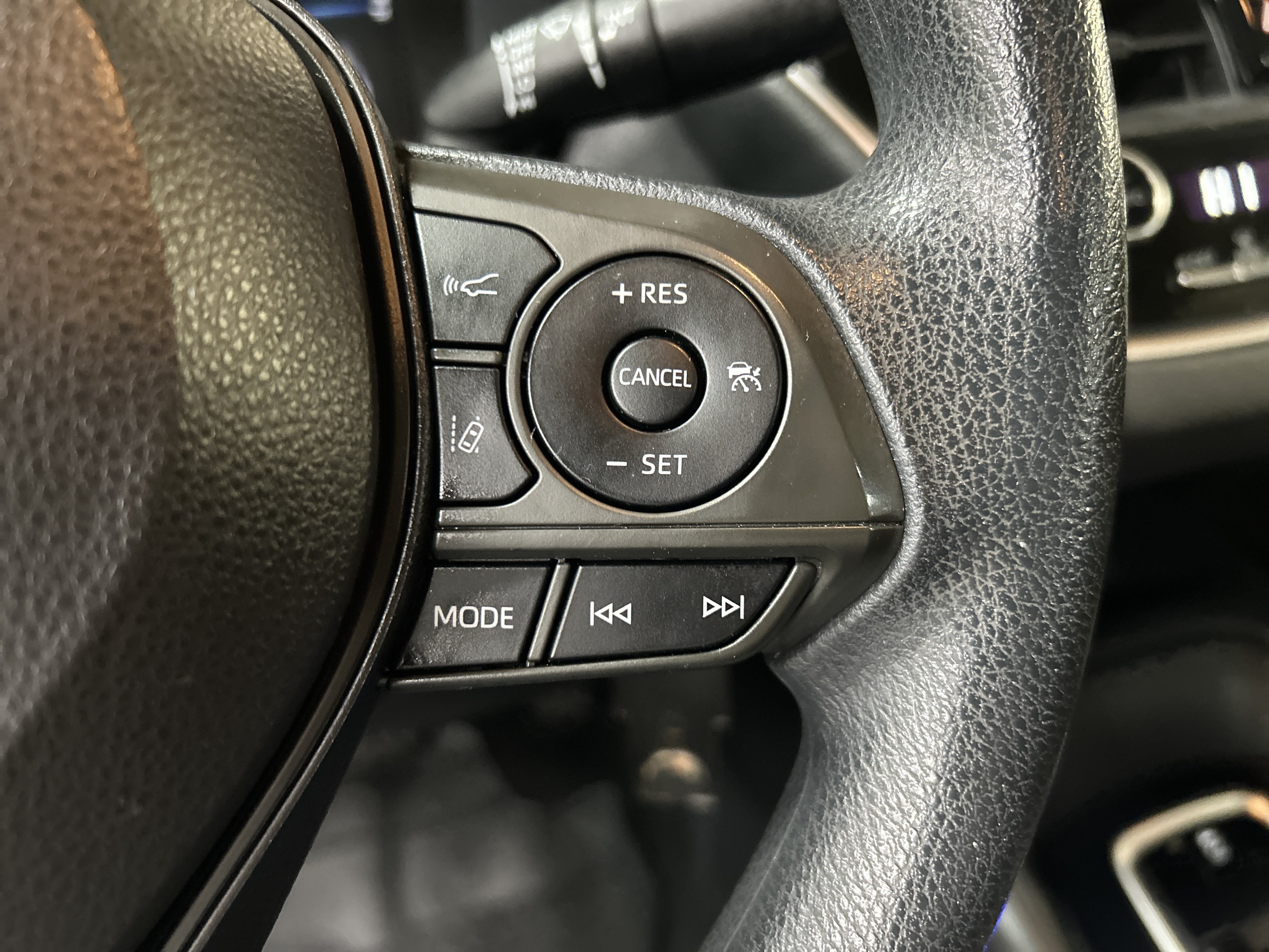 Used 2020 Toyota Corolla LE FWD image 20