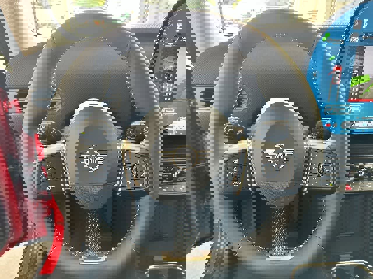 Certified 2025 MINI Cooper 2-Door Hardtop image 15