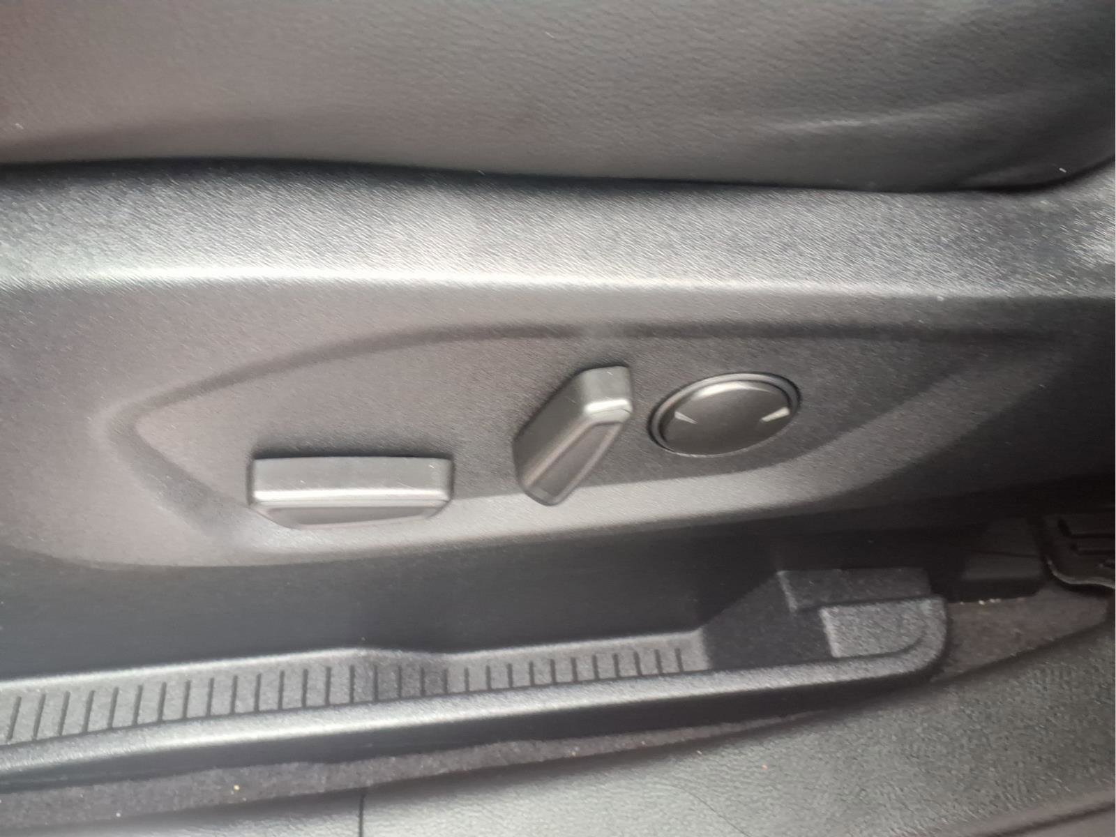 Used 2024 Ford Edge Titanium w/ Equipment Group 301A image 14