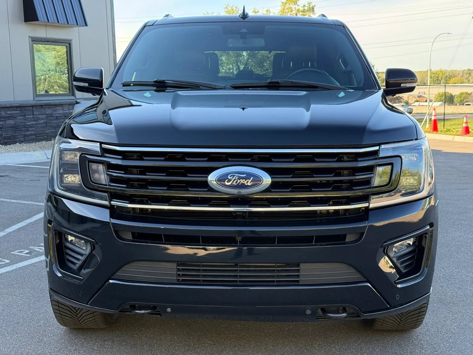 Used 2020 Ford Expedition Limited w/ Equipment Group 303A AWD/4WD image 8
