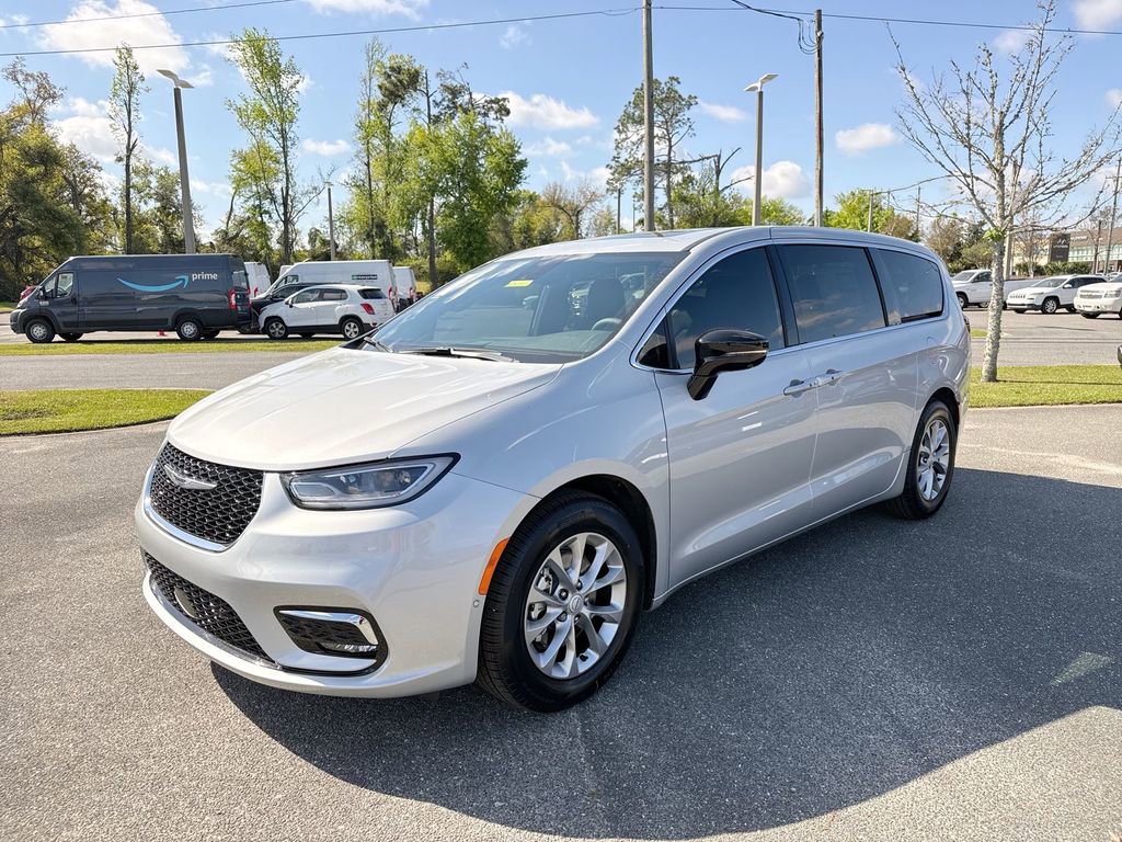 New 2026 Chrysler Pacifica Limited w/ Trailer Tow Group image 7